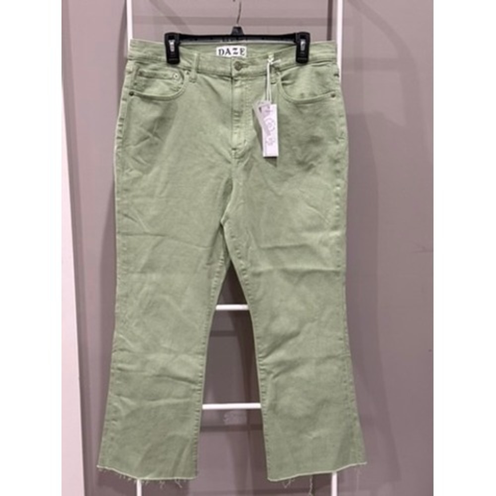 Daze Denim Shy Girl High Rise Crop Flare Jeans Pistachio Green Size 32 NWT BOHO